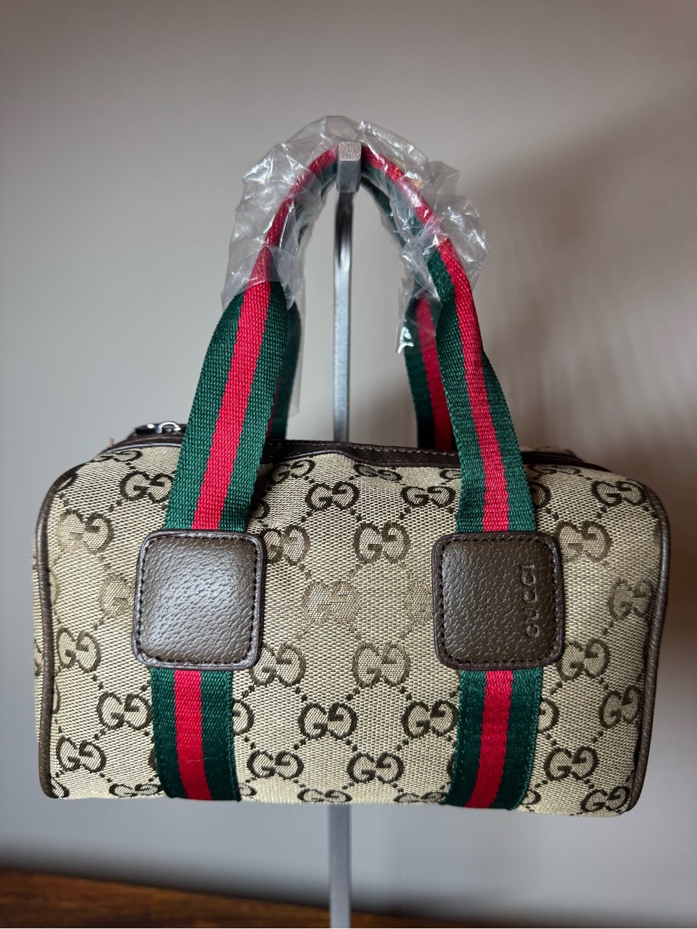Mini Bag with Green-Red Straps; No Brand - Picture 2 of 11